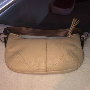 Gently Used in EUC ✨COACH PURSE✨ A Lovely Beige!